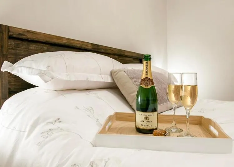 The Old Bakery - Luxury Three Bed House With Roof Terrace Villa Whitby
